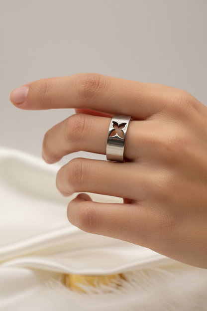 OPEN FACE RING