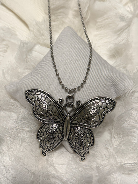 THE MACK NECKLACE