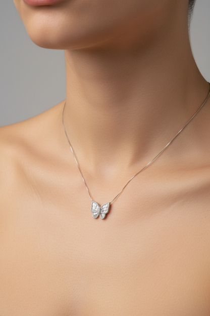 MINI QUEEN NECKLACE