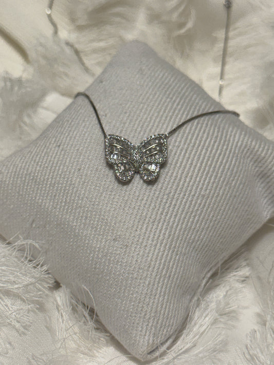 MINI QUEEN NECKLACE