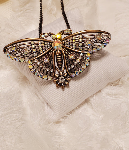 SPREADING LOVE NECKLACE